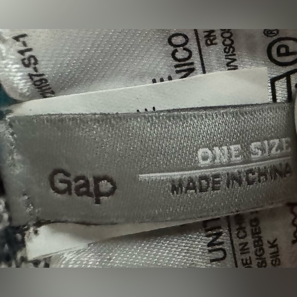 GAP beanies - one size - unisex- 2 total beanie hats - Picture 5 of 7